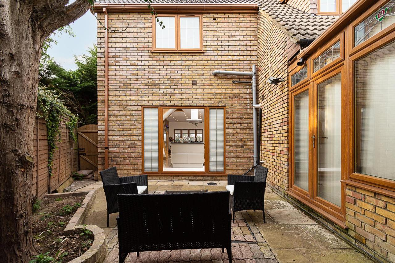 Boutique Green Acre Views Slough Dış mekan fotoğraf